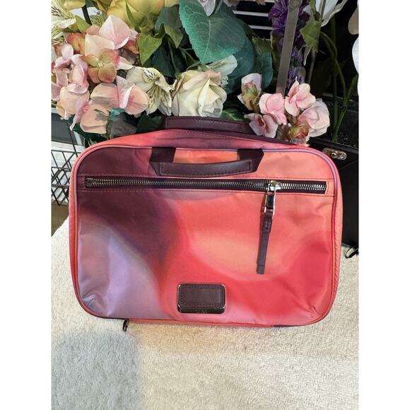 TUMI VOYAGEUR MADELINE MAKEUP BAG (BARTHRIFTY - Picture 3 of 9